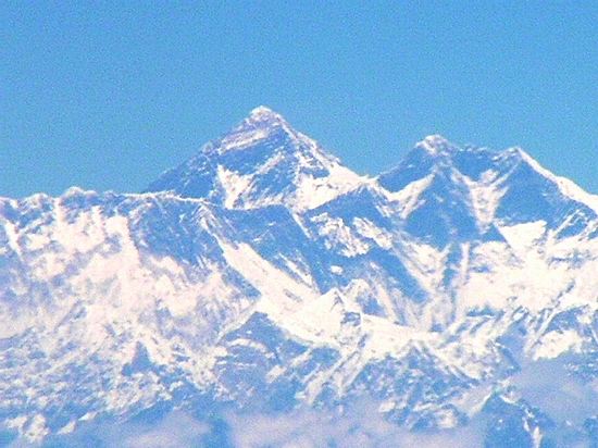 PA200705 Mt.Everest & Lhotse.jpg